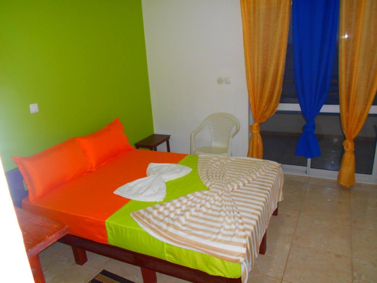 Guest House Frontera Pinto 外观 照片